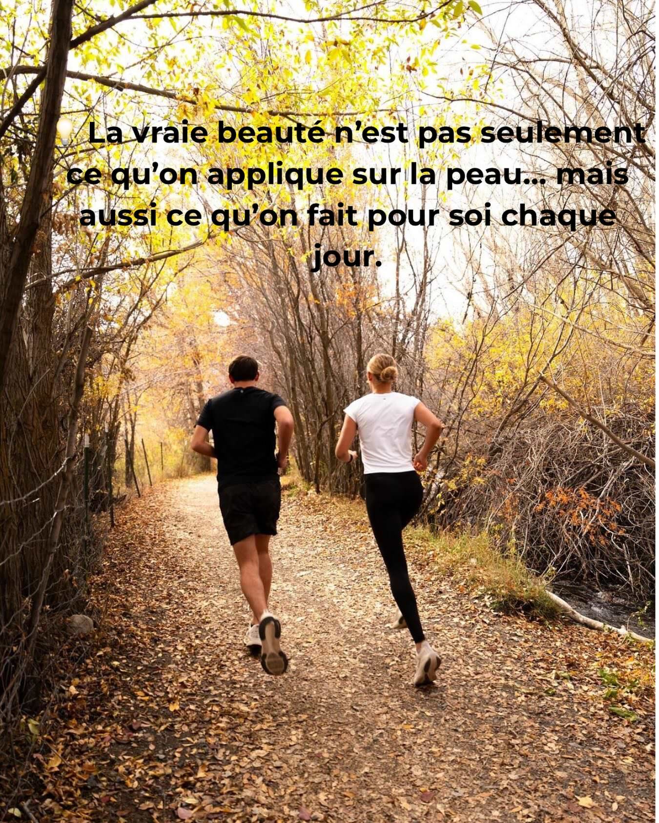 Deux personnes qui courent dans la nature — sport et beauté peau saine